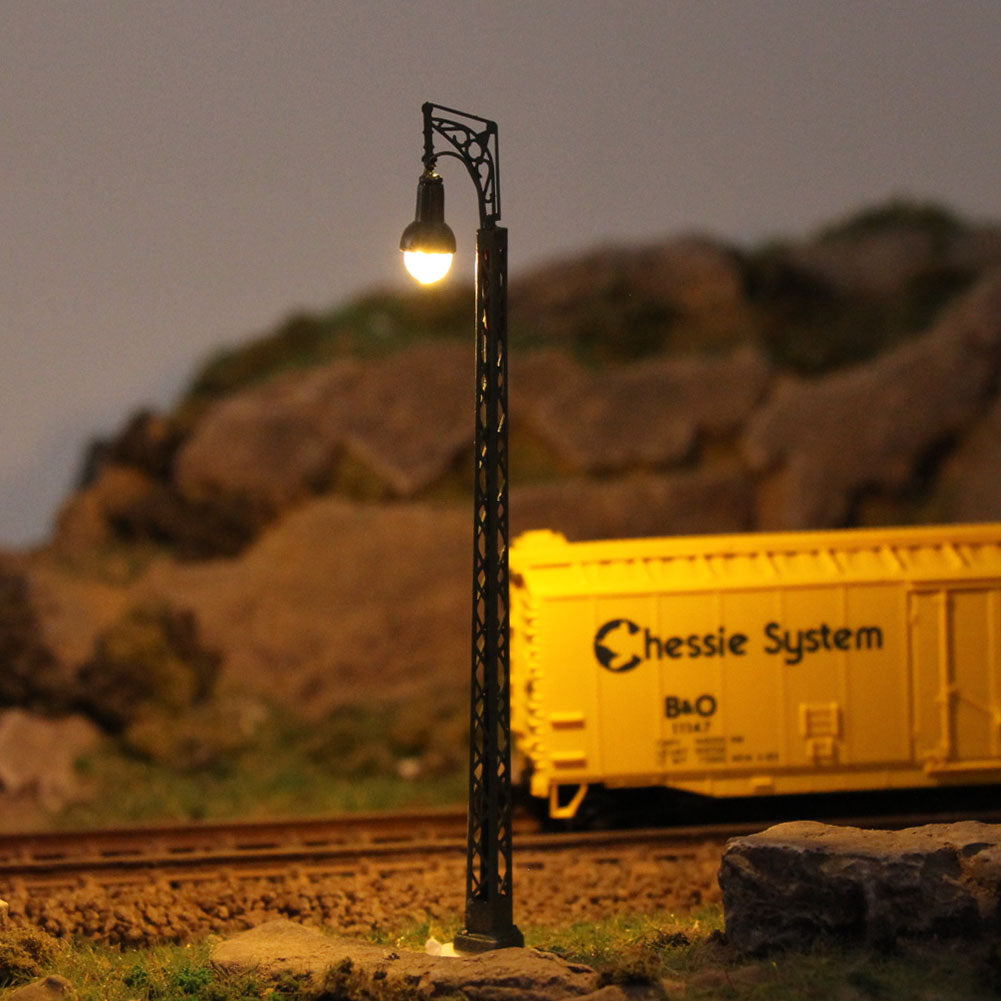 LQS57 3pcs OO HO N Scale Track Lights Lattice Mast Lamp